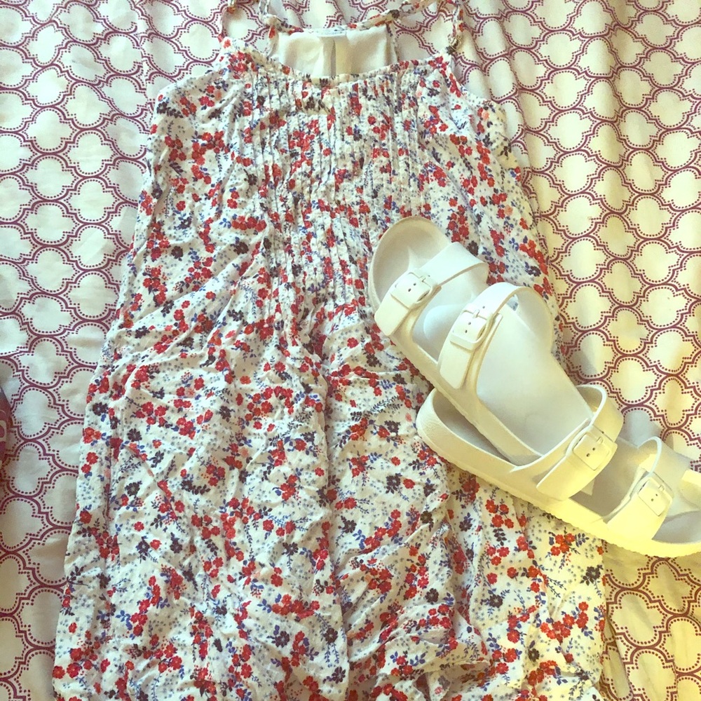 Dress 👗 & sandals 👡